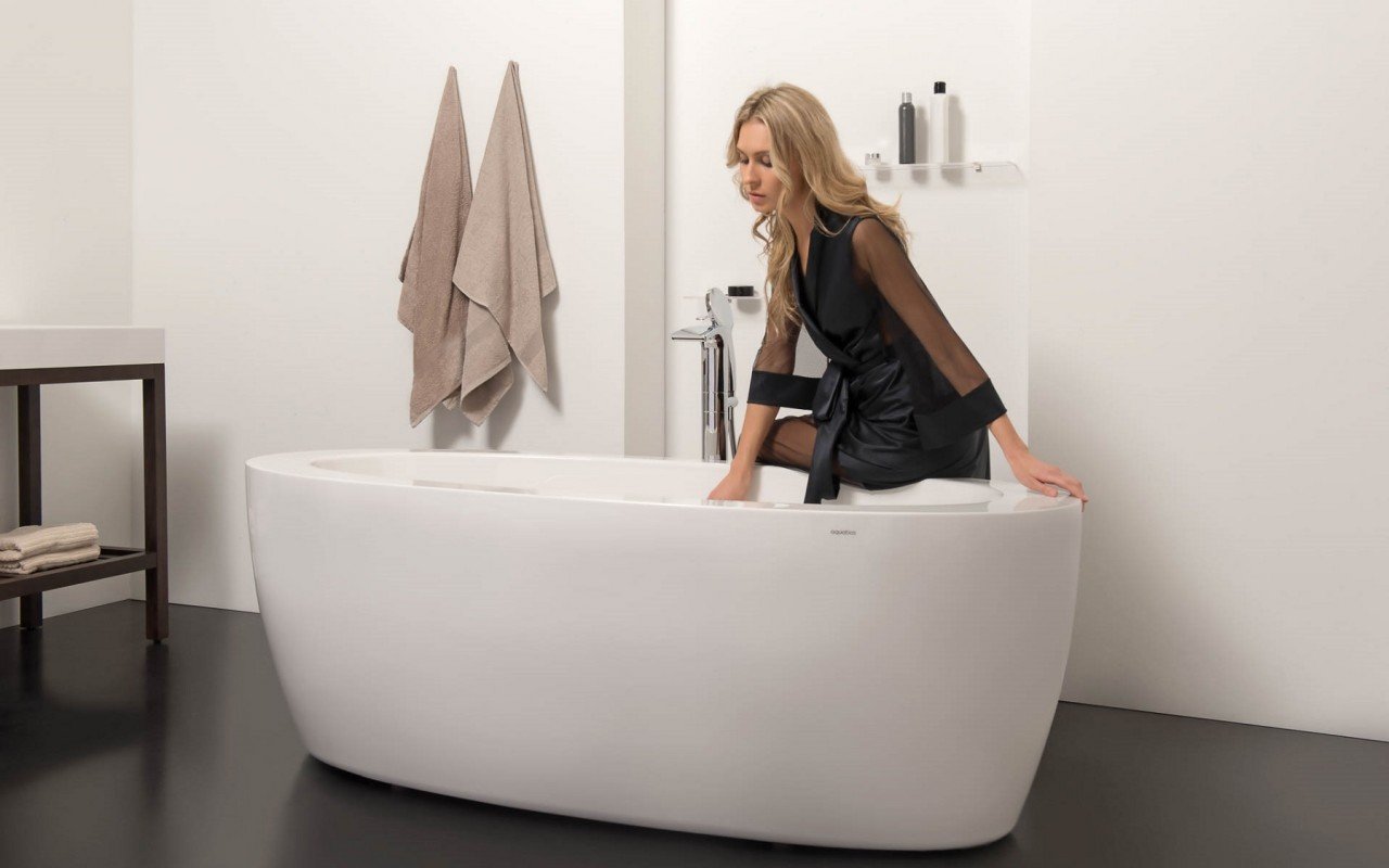 Aquatica PureScape 174B Freestanding Acrylic Bathtub DSC2746 WEB