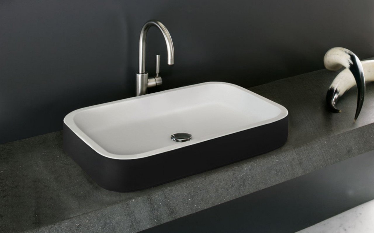 Lavabo Rettangolare Solace-A-Blck-Wht in Solid Surface di Aquatica picture № 0