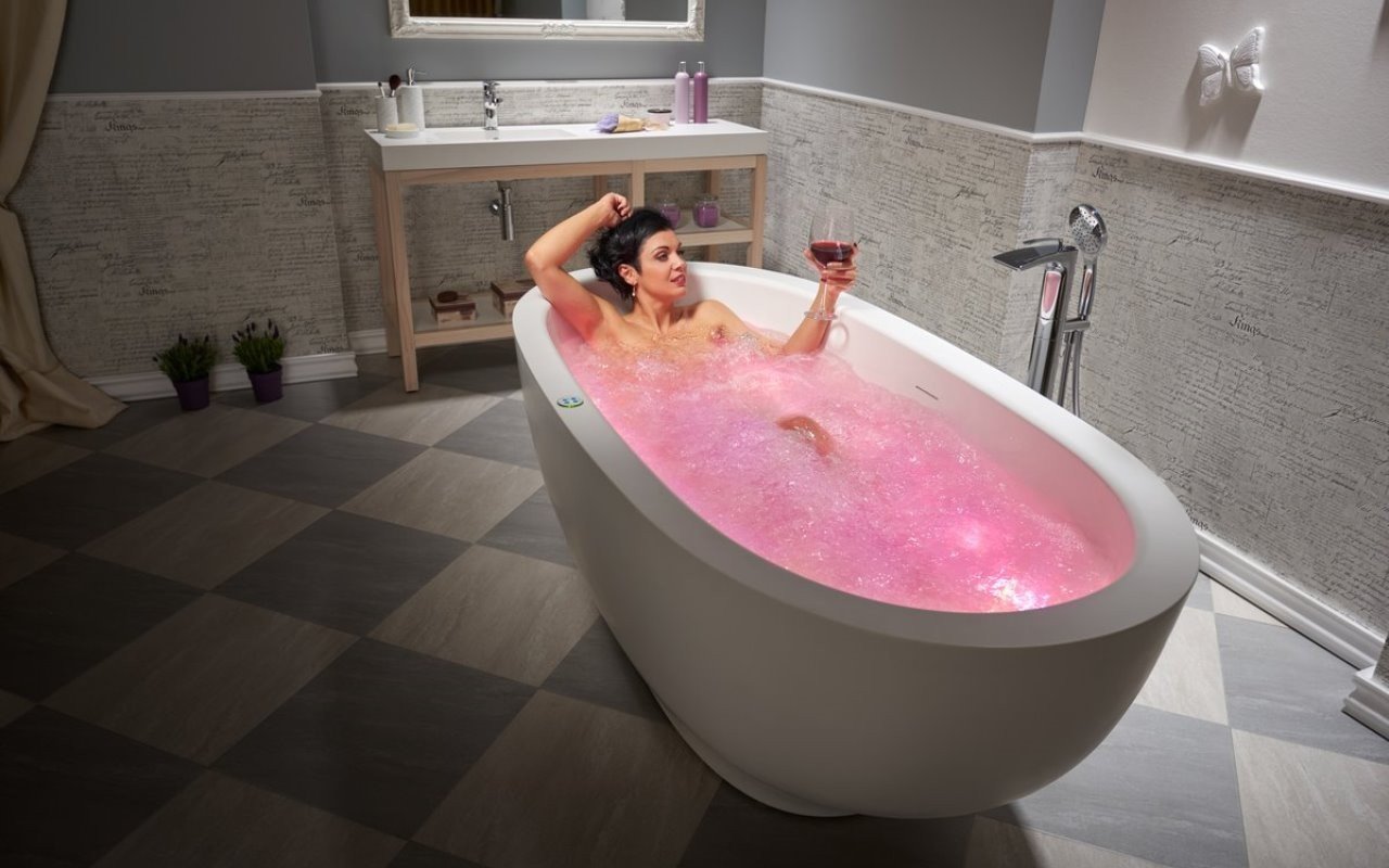 Aquatica Karolina-Wht-2 Relax Vasca da Bagno con Idromassaggio in pietra AquateX™ picture № 0