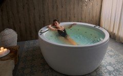 Aquatica pamela wht spa jetted bathtub web 22
