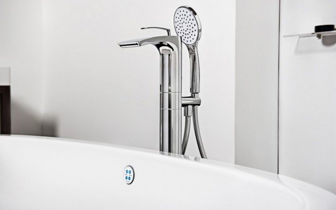 Bollicine Floor Mounted Bath Filler Chrome (1) (web)